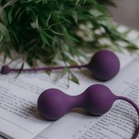 kuleczki dopochwowe, drgające o różnej wadze. mięśnie kegla