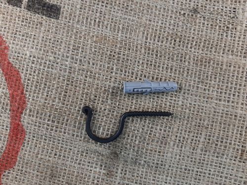 Wieszak na ubrania kuty Gwint midi + kołek na Arena.pl