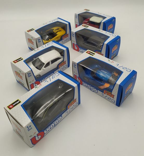 auto metalowe bburago 1:43 zdjęcie 1