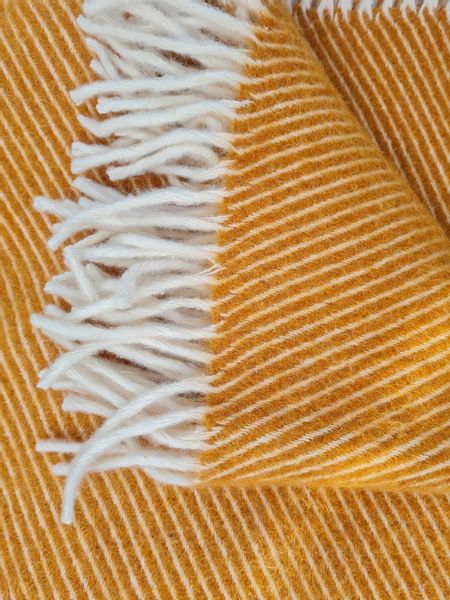 Koc z wełny nowozelandzkiej MAGDA 150x200 diagonalny miodowy zdjęcie 7