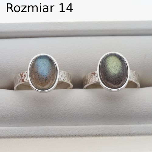 Pierścionek z Labradorytem owalnym w srebrze młotkowanym 16 (Średnica wewnętrzna 17,67 mm) +/- 2 rozmiary regulacji na Arena.pl