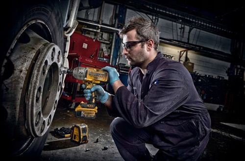 DEWALT UDAROWY KLUCZ AKUMULATOROWY DO KÓŁ DCF900 18V 5Ah 1355Nm + na Arena.pl