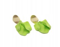 Kolczyki wiszące płatki akryl mat zielony 7,5cm