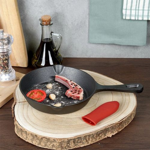 patelnia żeliwna 25cm z silikonową nakładką cast line 199035 na Arena.pl