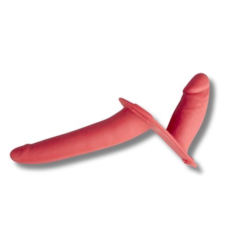 Podwójny czerwony strap on na Arena.pl