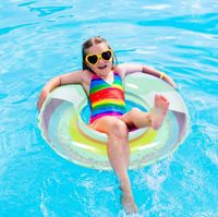 Koło Dmuchane Do Pływania Tęcza Z Brokatem 80Cm Materac Nad Wodę Basen Dla