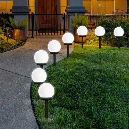 Lampa solarna ogrodowa kula biała wbijana 10cm na Arena.pl