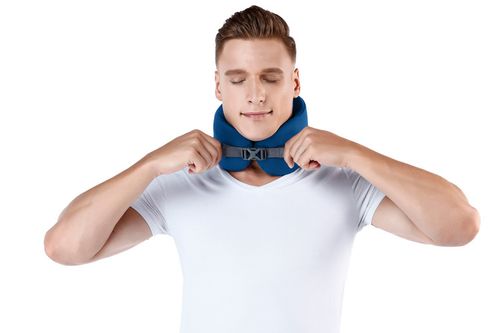 Poduszka podróżna EASY NAP średnia niebieska + opaska na oczy na Arena.pl