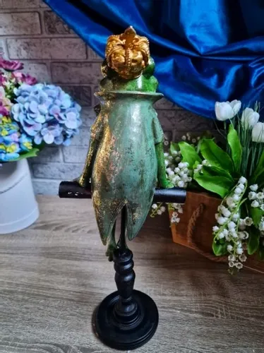 FIGURKA FIGURA ŻABA ŻABKA SIEDZĄCA W KORONIE model II na Arena.pl