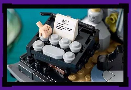 76780 - lego wednesday - figurka wednesday addams na Arena.pl