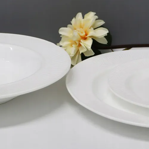 SERWIS OBIADOWY RYFLOWANY 18 EL DLA 6 OSÓB KPL TALERZY ZE ZDOBIENIEM SZKŁO na Arena.pl