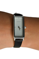 Zegarek damski prostokątny  na skórzanym pasku i srebrną kopertą