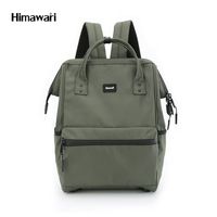 plecak z wodoodpornego nylonu w zielonym kolorze wyposażony