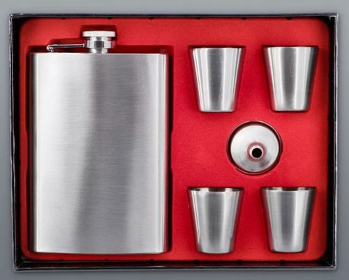 Elegancka Srebrna Piersiówka Z Czterema Kieliszkami Gentelo na Arena.pl