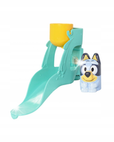 TOMY TOOMIES Bluey na zjeżdżalni wodnej zabawka do kąpieli zjeżdzalnia