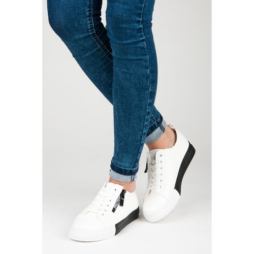 Trampki na platformie r.39 na Arena.pl