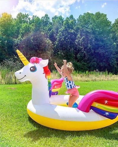 Basen brodzik dmuchany tęczowy jednorożec z fontanną spryskiwaczem #57441 na Arena.pl