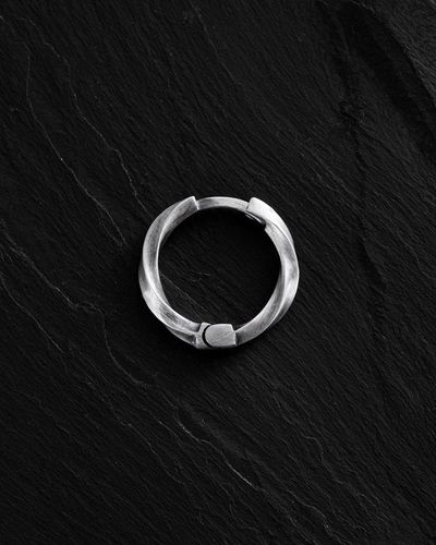 Srebrny kolczyk-kółko THE SPIRAL OF TIME na Arena.pl