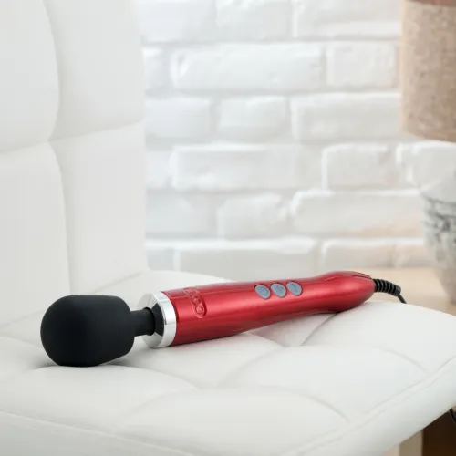 doxy die cast wand massager red - sieciowy masażer z aluminiową obudową na Arena.pl