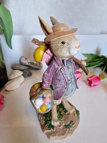 FIGURKA - WIELKANOCNY ZAJĄC KRÓLIK Z PISANKAMI II na Arena.pl