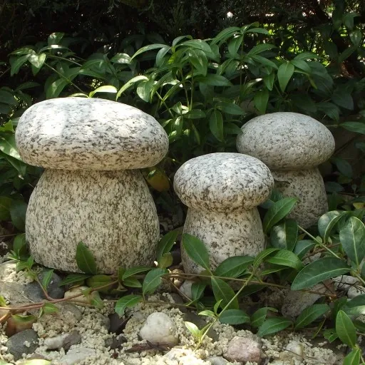 Ekologiczna figurka ogrodowa grzyb granitowy zdjęcie 7
