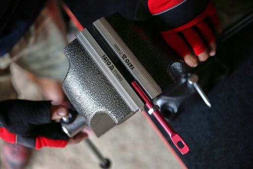 IMADŁO OBROTOWE ŚLUSARSKIE 200 mm ŻELIWNE YATO na Arena.pl