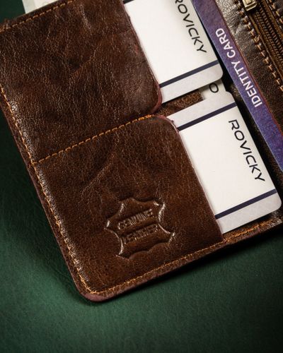 solidne, skórzane etui na dokumenty na Arena.pl