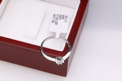 Złoty pierścionek PBD1517 - Diament na Arena.pl