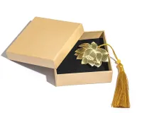 Zakładka Do Książki Złoty Kwiat Lotosu Frędzelek + Ozdobne Pudełko