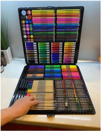 Zestaw Artystyczny 258el. do Malowania XXL Walizka Etui na Kredki Mazaki na Arena.pl