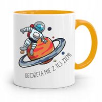 Kubek Żółty Dla Geodety Geodeta Nie Z Tej Ziemi Z Nadrukiem Ze Zdjęciem