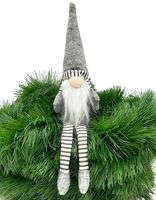 SKRZAT KRASNAL GNOM ŚWIĄTECZNY SIEDZĄCY Z BRODĄ SZARY NA PARAPET