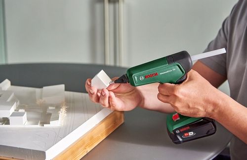 PISTOLET DO KLEJU AdvancedGlue 18V BOSCH 1x2,5Ah na Arena.pl