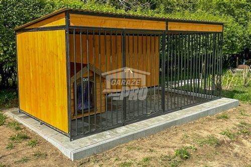 Kojec dla Psów 4x2m Wiatrołap - ściany zabudowane drewnem GP405 na Arena.pl