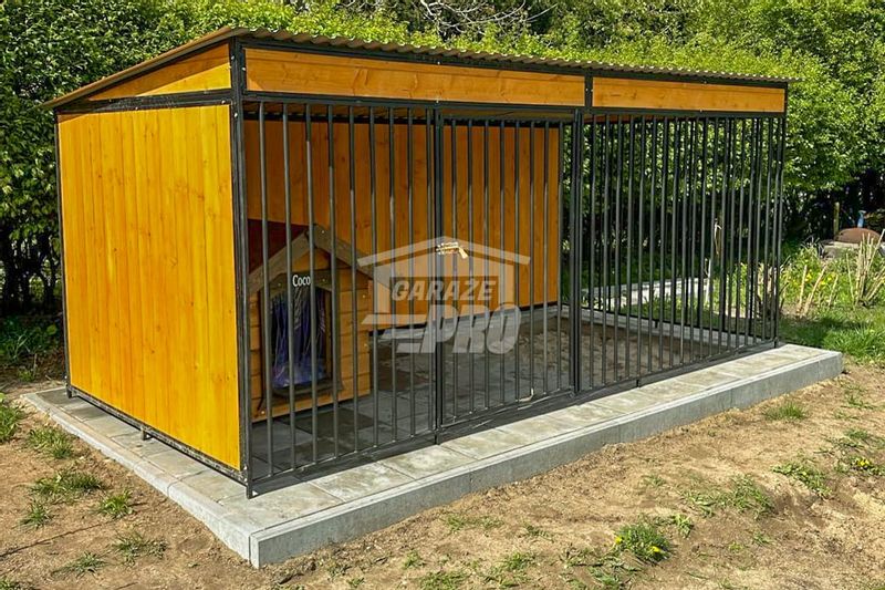 Kojec dla Psów 4x2m Wiatrołap - ściany zabudowane drewnem GP405 zdjęcie 2