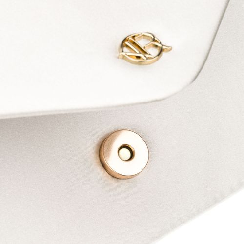 biała kopertówka damska z tkaniny syntetycznej zamykana klipsem na Arena.pl