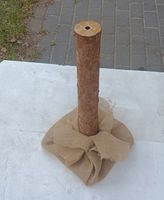 stojak sosnowy z juta do choinki sztucznej na pniu