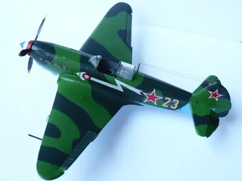 Yak-1M Normandie, B-19, 1:72 zdjęcie 3