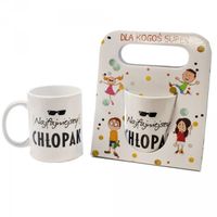 kubek ceramiczny w ozdobnym opakowaniu z napisem "Najfajniejszy chłopak"