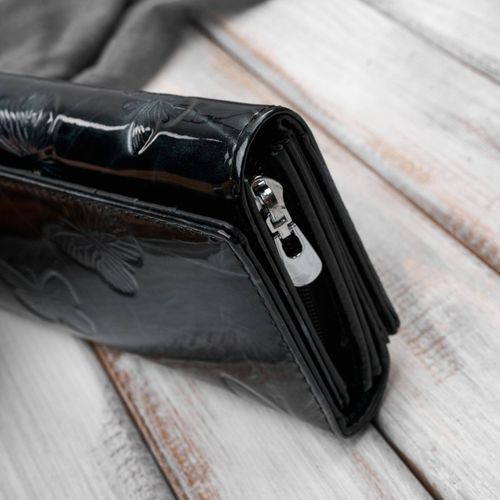 portfel damski skórzany lakierowany ze wzorem w motyle czarny sp-19-bl na Arena.pl