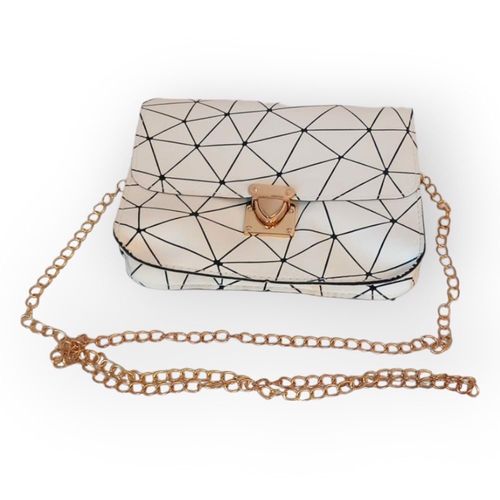 Torebka damska listonoszka biała z łańcuszkiem na Arena.pl