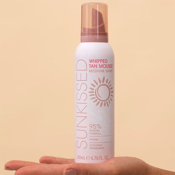 Sunkissed Whipped Tan Mousse Medium Dark Pianka samoopalająca 200ml zdjęcie 3