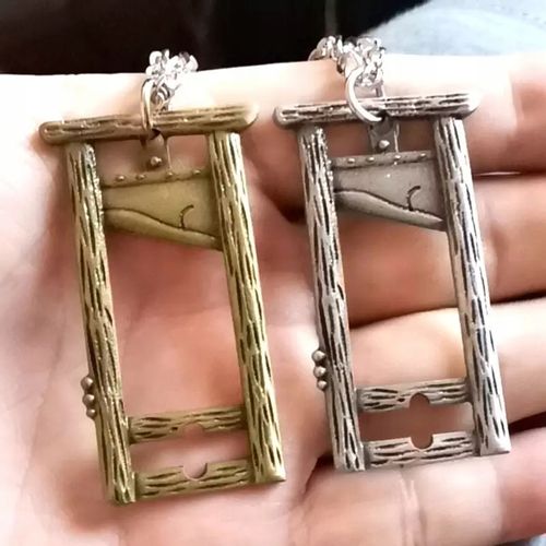 Wisiorek Gilotynka Ścięcie Stracenie Szafot Wyrok na Arena.pl