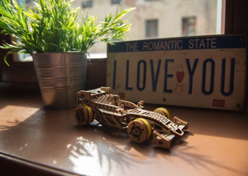 Puzzle 3D Bolid na Arena.pl