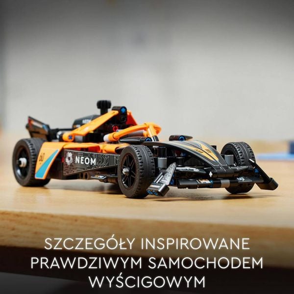 LEGO TECHNIC NEOM McLaren Formula E Race Car 42169 zdjęcie 5
