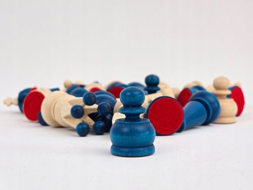 TURKUSOWE Szachy drewniane Królewskie 31x31 we wkładce PRODUCENT na Arena.pl