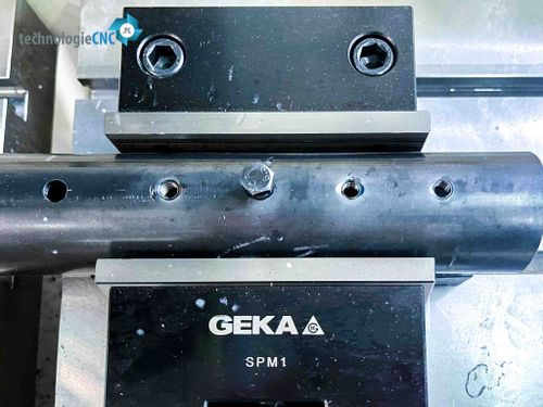 Zaawansowane centrum obróbcze CNC metalu wiercenia gwintowania znakowania na Arena.pl