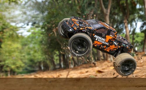 Samochód Zdalnie Sterowany 4x4 RC Terenowy Auto 1:18 36km/h Pilot 2.4 GHz na Arena.pl