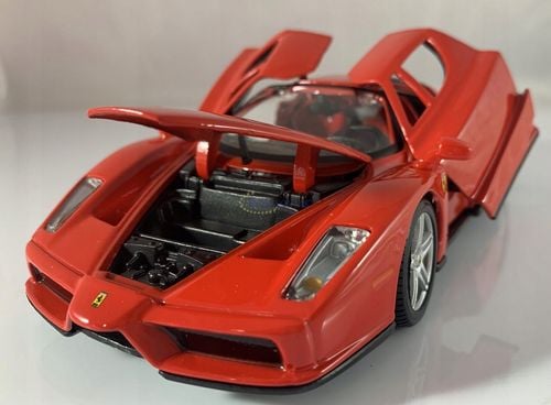 auto 1:24 enzo ferrari red (12) 0065 na Arena.pl