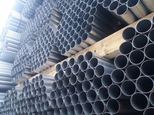 Słupek ogrodzeniowy ocynk fi 42 na 2,3m + kapturek na Arena.pl